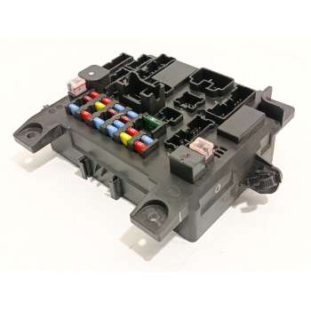 CAJA RELES / FUSIBLES 8637A644 L8637002A