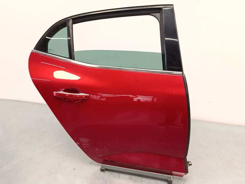 Recambio de puerta trasera derecha para renault megane iv hatchback (b9a/m/n_) 1.5 dci 110 (b9a3) referencia OEM IAM 821001172R - Rojo