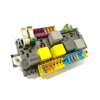 CAJA RELES / FUSIBLES A2469060093 