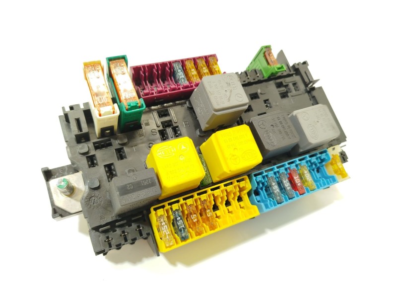 CAJA RELES / FUSIBLES A2469060093 