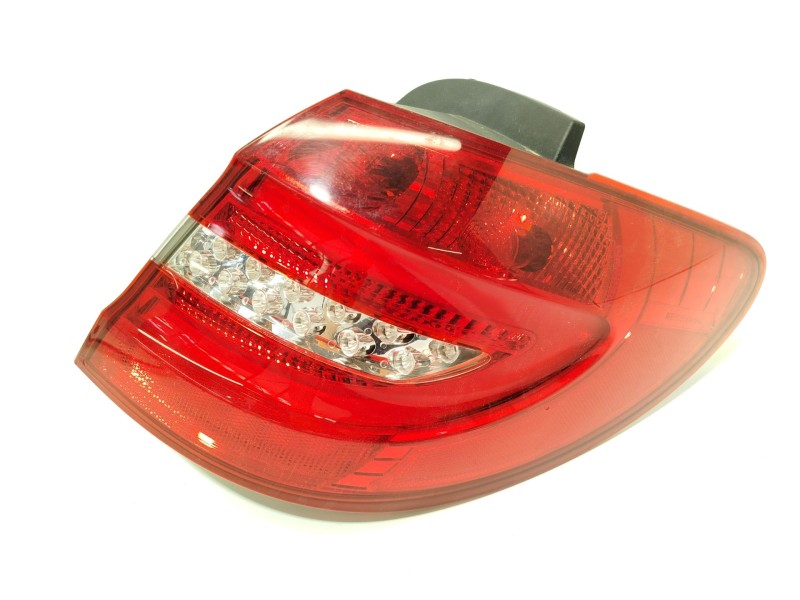 PILOTO TRASERO DERECHO A2468200664 