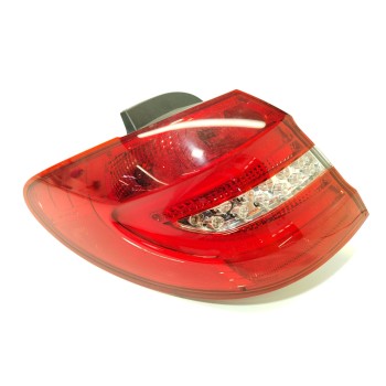 PILOTO TRASERO IZQUIERDO A2468200564 