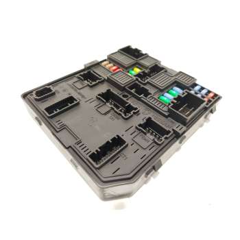 CAJA RELES / FUSIBLES 284B66727R 5AKA12F01