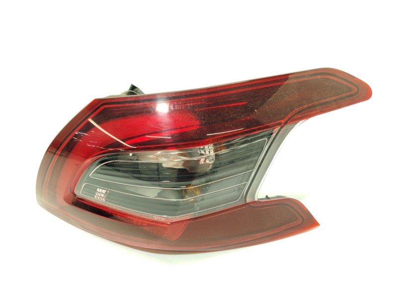 PILOTO TRASERO DERECHO 9823728580 81250202