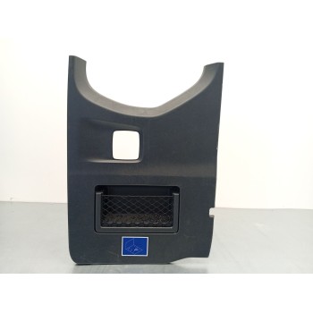 GUARNECIDO PUERTA TRASERA DERECHA A9077403600 