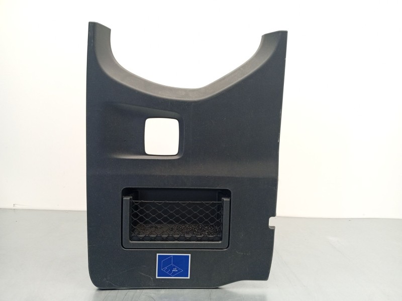 GUARNECIDO PUERTA TRASERA DERECHA A9077403600 