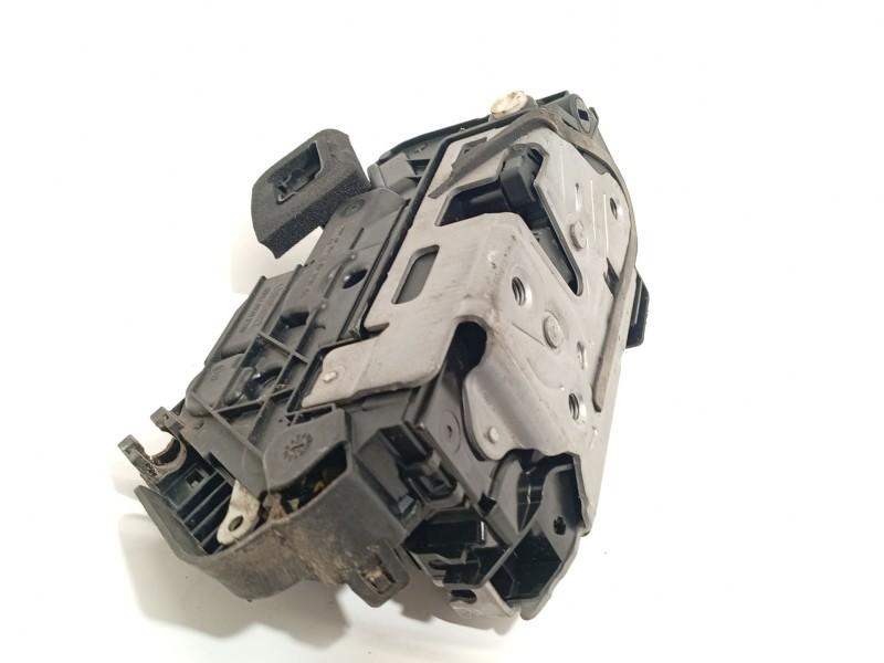 CERRADURA PUERTA TRASERA DERECHA 5TA839016Q 