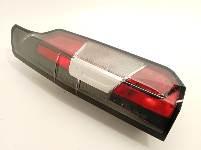 PILOTO TRASERO IZQUIERDO R2X613405AC 2732660 