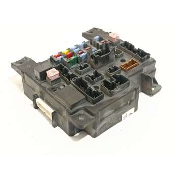 CAJA RELES / FUSIBLES 8637A318 L8637001A