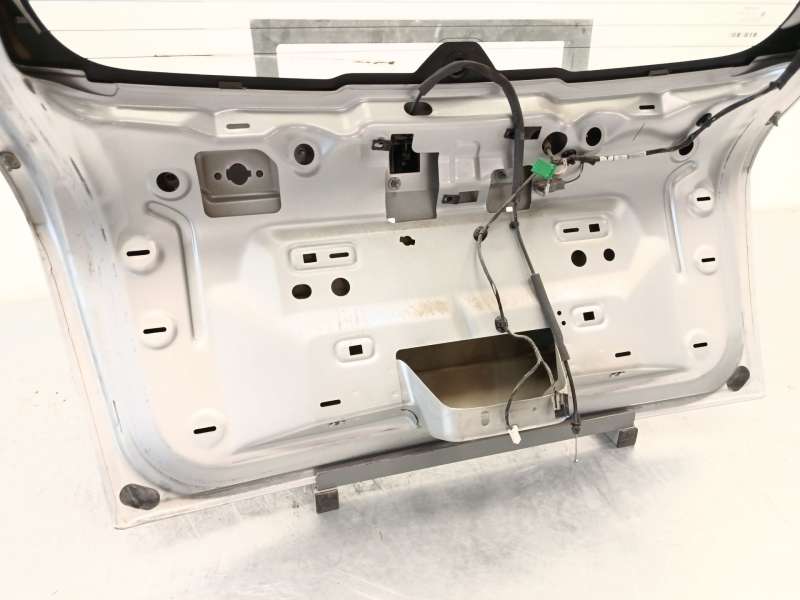 Recambio de porton trasero para dodge caliber 2.0 referencia OEM IAM 5074151AB - Plata 6