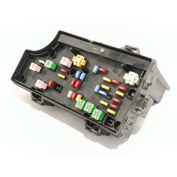 CAJA RELES / FUSIBLES 4692169AE 4692169AC P04692169AE