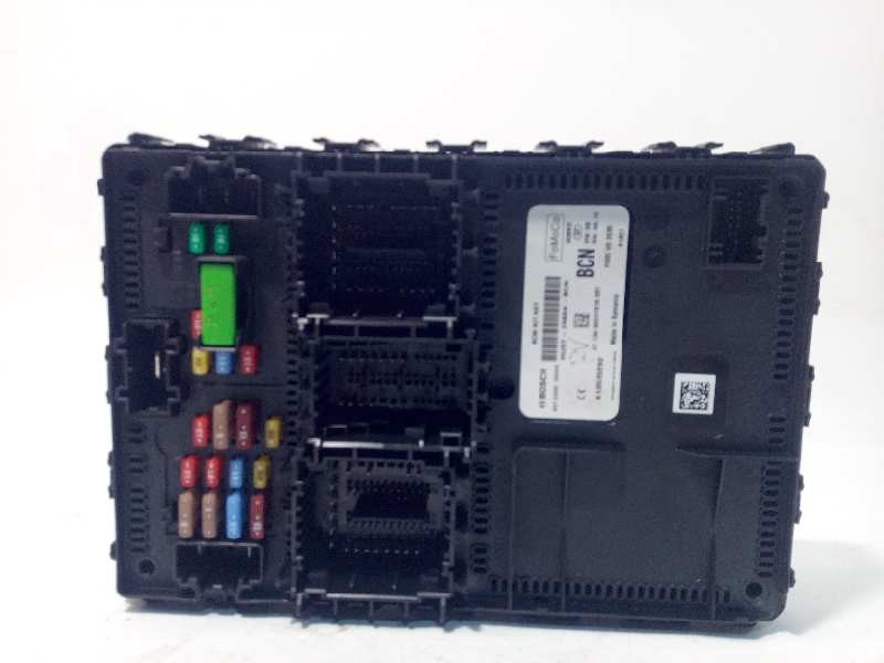 CAJA RELES / FUSIBLES HU5T15604BCN F005V02635