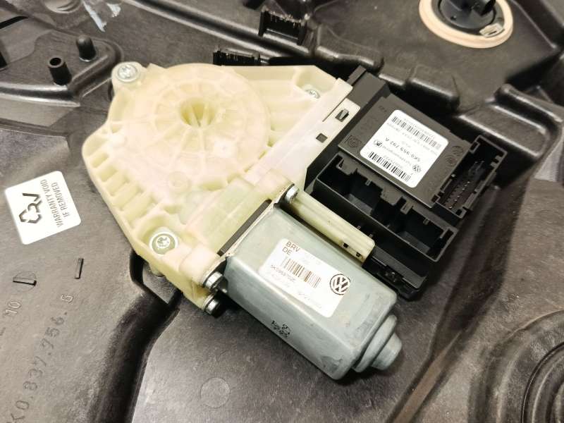 Recambio de elevalunas delantero derecho para volkswagen golf vi (5k1) 2.0 tdi referencia OEM IAM 5K0837462B - Blanco 3