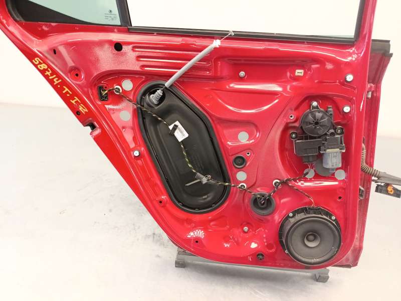 Recambio de puerta trasera izquierda para skoda fabia iii (nj3) 1.0 tsi referencia OEM IAM 6V6833055A - Rojo 5