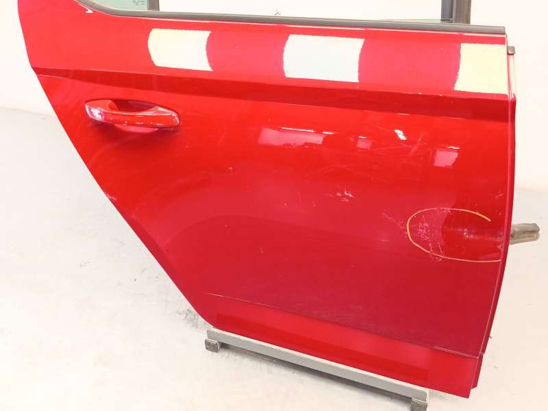 Recambio de puerta trasera derecha para skoda fabia iii (nj3) 1.0 tsi referencia OEM IAM 6V6833056A - Rojo 3