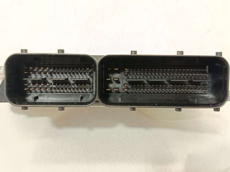 Recambio de centralita motor uce para seat arona (kj7, kjp) 1.0 tsi referencia OEM IAM 04C907309BB 04C907309BB000 0261S17849 4