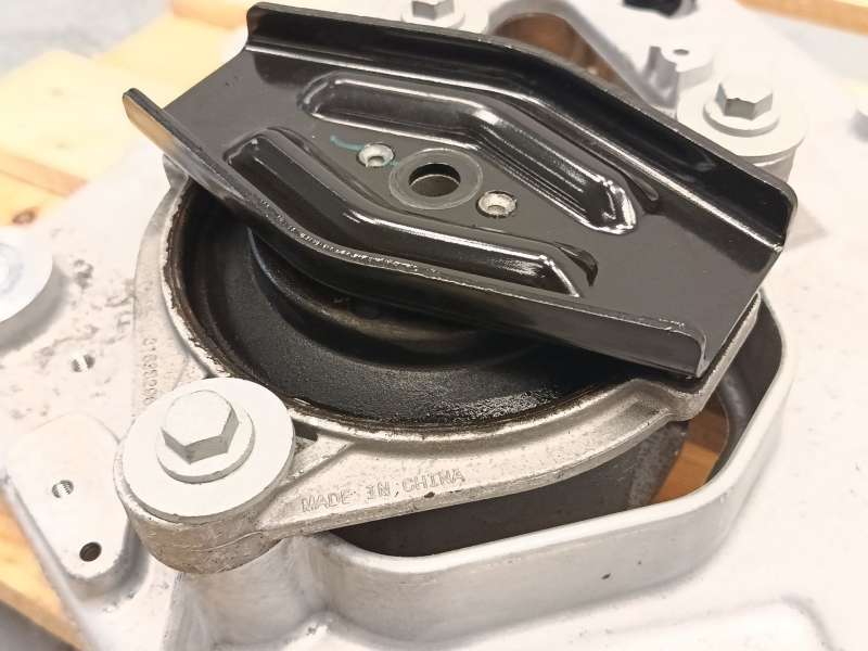 Recambio de soporte motor delantero para volvo xc40 (536) recharge referencia OEM IAM 31686305 - Azul 5