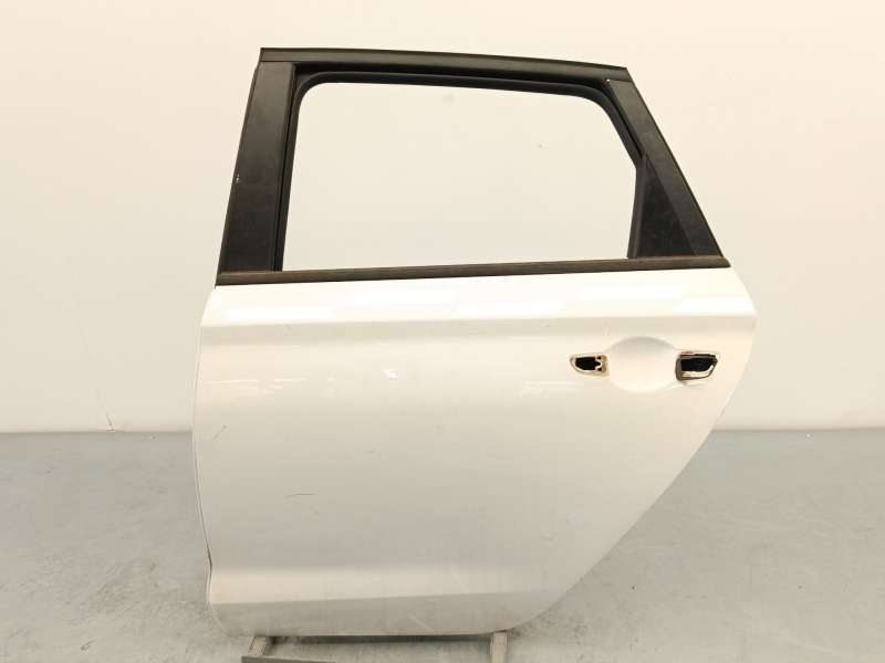 PUERTA TRASERA IZQUIERDA 77003G4000 
