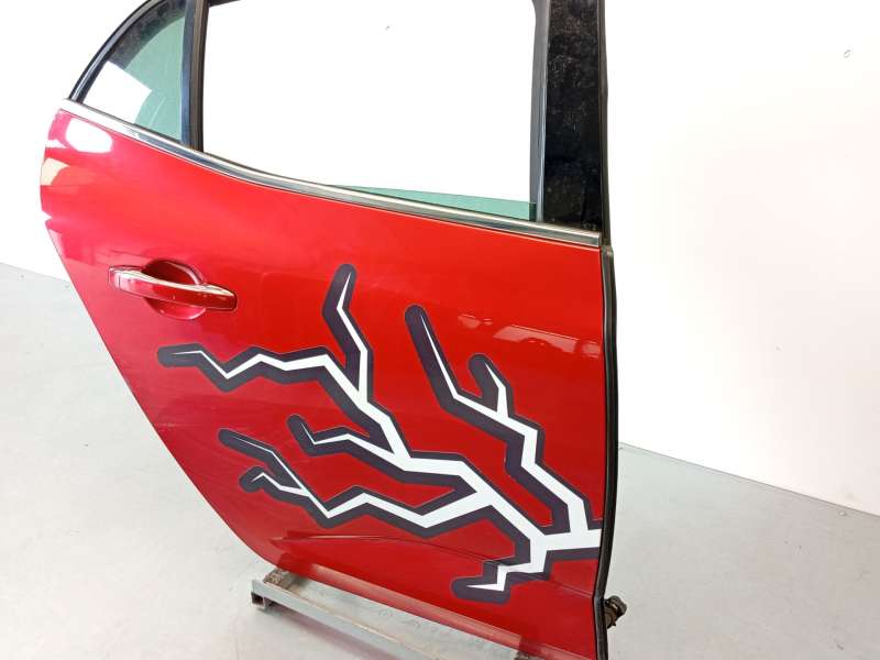 Recambio de puerta trasera derecha para renault megane iv hatchback (b9a/m/n_) 1.5 blue dci 115 (b9a6) referencia OEM IAM 821001 - Rojo 3