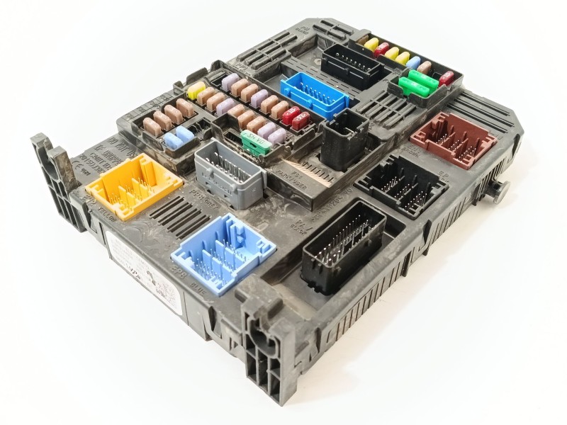 CAJA RELES / FUSIBLES 9845141280 1688992780 28751768