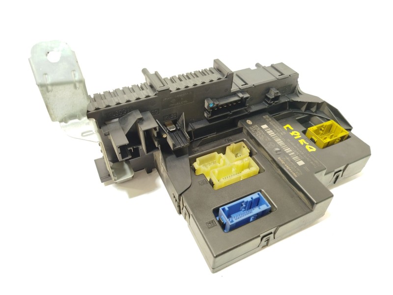 CAJA RELES / FUSIBLES A2045457201 5dk009225