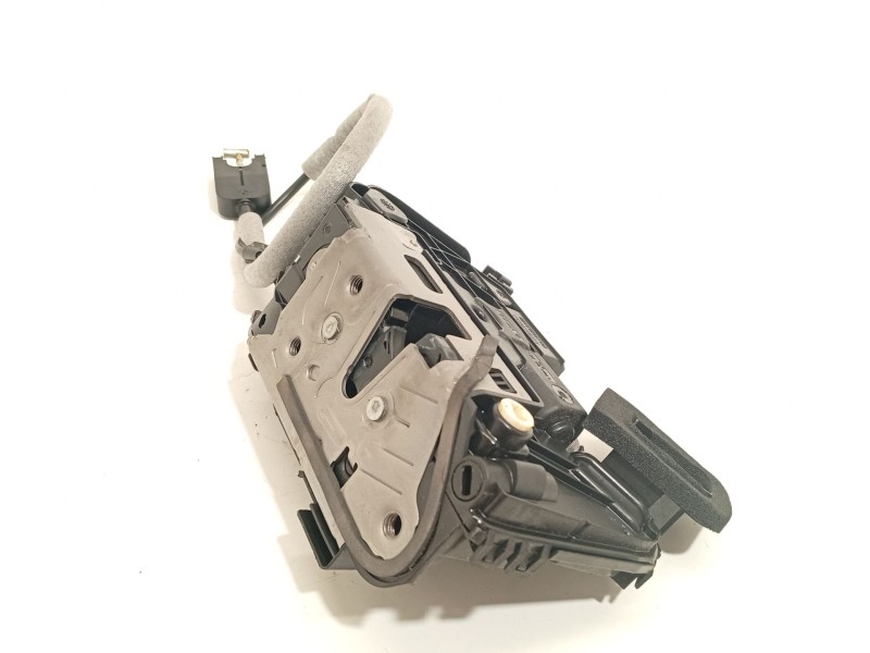 CERRADURA PUERTA TRASERA DERECHA 5TA839016Q 