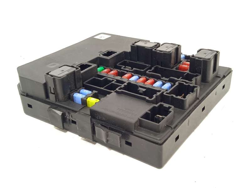 CAJA RELES / FUSIBLES 284B73LS1A 