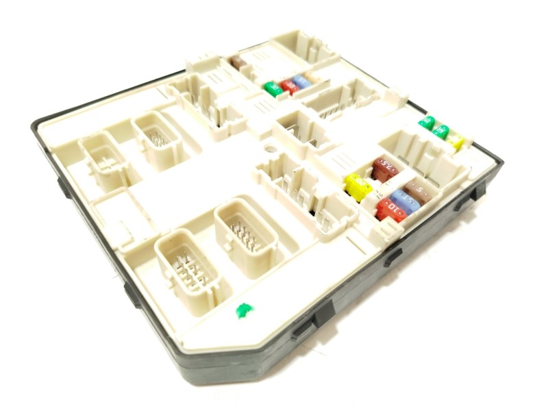 CAJA RELES / FUSIBLES 284B62069R 