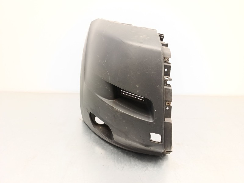 PUNTERA PARAGOLPES DELANTERA DERECHA 735423156 