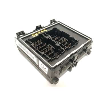 CAJA RELES / FUSIBLES R1TT14D068AAB 2730173 