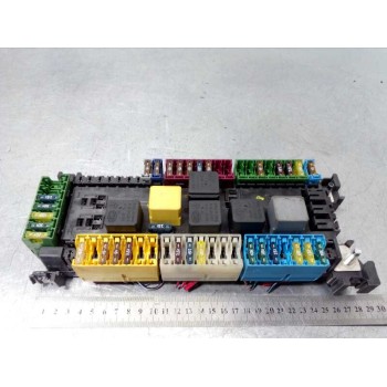 CAJA RELES / FUSIBLES A1669063901 