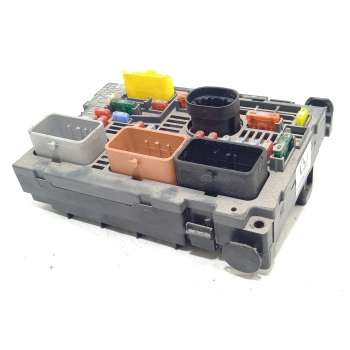 CAJA RELES / FUSIBLES 9675878480 9807028780 