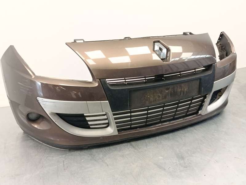 PARAGOLPES DELANTERO 620221435R 