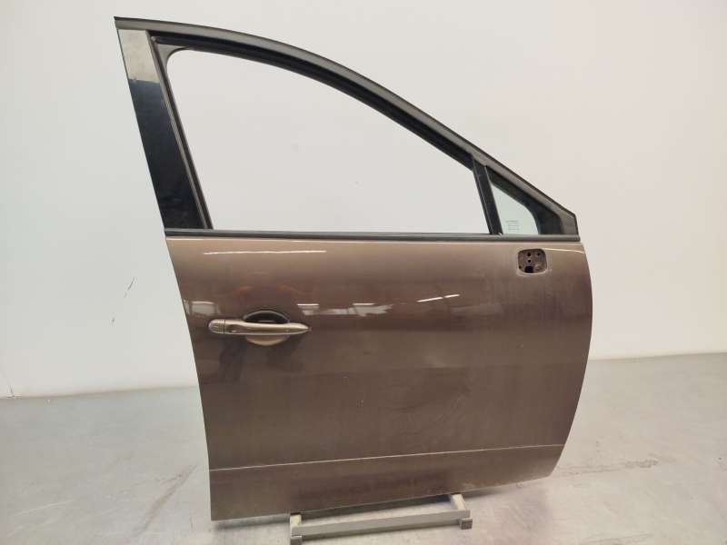 PUERTA DELANTERA DERECHA 801005468R 