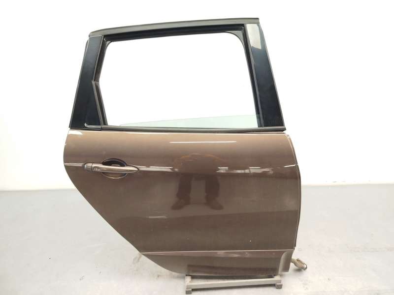 PUERTA TRASERA DERECHA 821005429R 