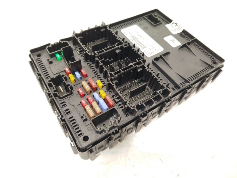 CAJA RELES / FUSIBLES RU5T15604BJAE 2848633 F005V04789