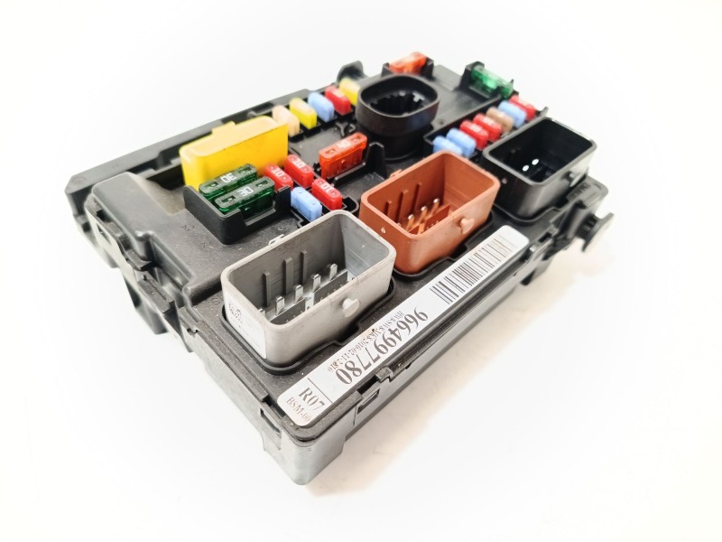 CAJA RELES / FUSIBLES 9664997780 6500HV 