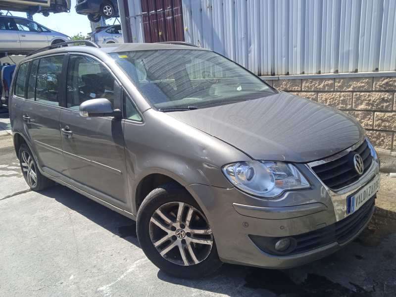 VOLKSWAGEN TOURAN (1T2)
