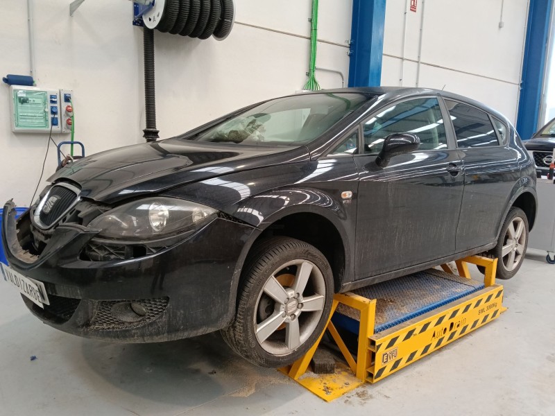 SEAT LEON (1P1)