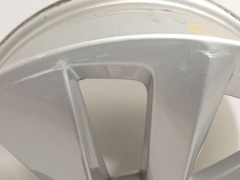 Recambio de llanta para skoda kamiq (nw4) 1.0 tsi referencia OEM IAM 657601025AJ - Blanco 4