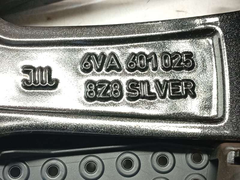 Recambio de llanta para skoda fabia iv (pj3) 1.5 tsi referencia OEM IAM 6VA601025B - Plata 8