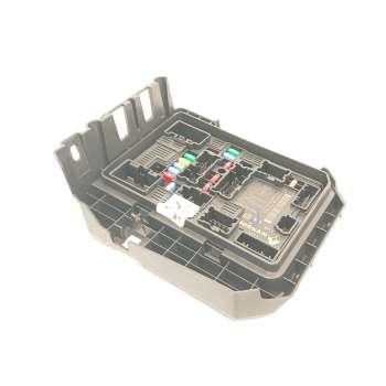 CAJA RELES / FUSIBLES 284B76LA0B 5DW511F01