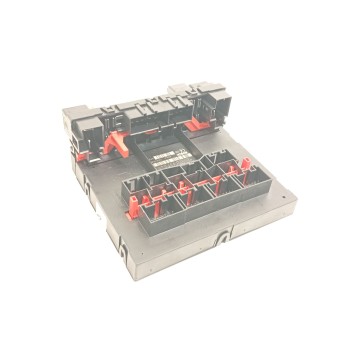 CAJA RELES / FUSIBLES 3C0937049E F005V00526