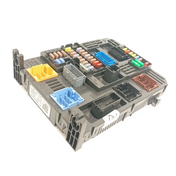 CAJA RELES / FUSIBLES 9830707880 1617549580 28641143