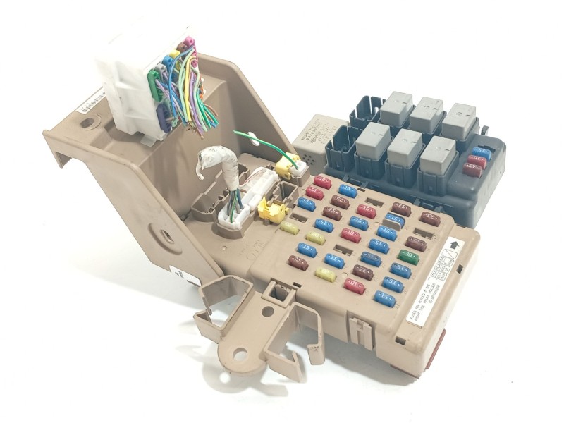 CAJA RELES / FUSIBLES 82201FG010 