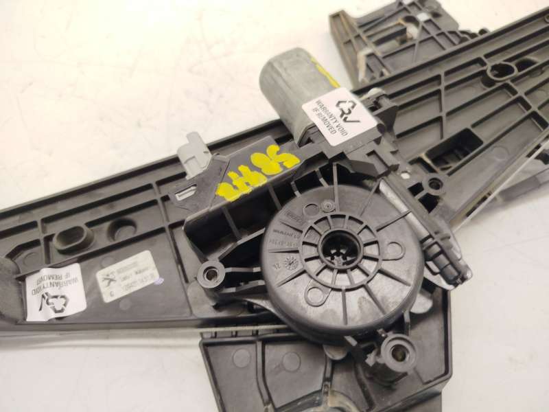 Recambio de elevalunas trasero izquierdo para peugeot 2008 ii (ud_, us_, uy_, uj_, ur_, uc_) 1.5 bluehdi 130 referencia OEM IAM - Blanco 3