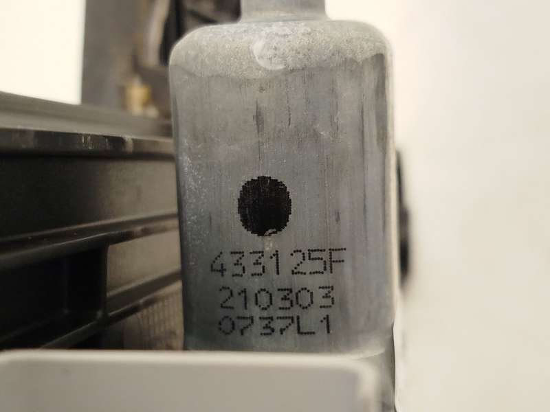 Recambio de elevalunas trasero izquierdo para peugeot 2008 ii (ud_, us_, uy_, uj_, ur_, uc_) 1.5 bluehdi 130 referencia OEM IAM - Blanco 5