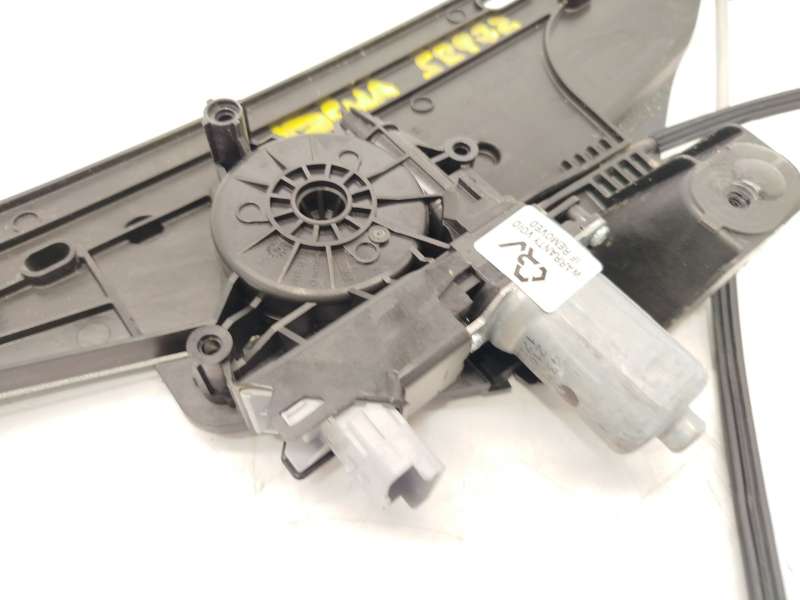 Recambio de elevalunas delantero derecho para peugeot 2008 ii (ud_, us_, uy_, uj_, ur_, uc_) 1.5 bluehdi 130 referencia OEM IAM - Blanco 2