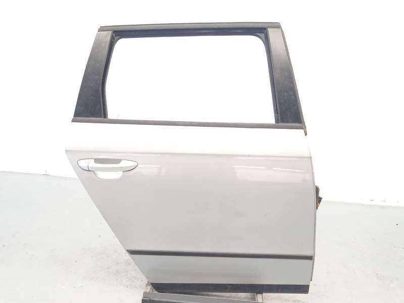PUERTA TRASERA DERECHA 3C9833056G 