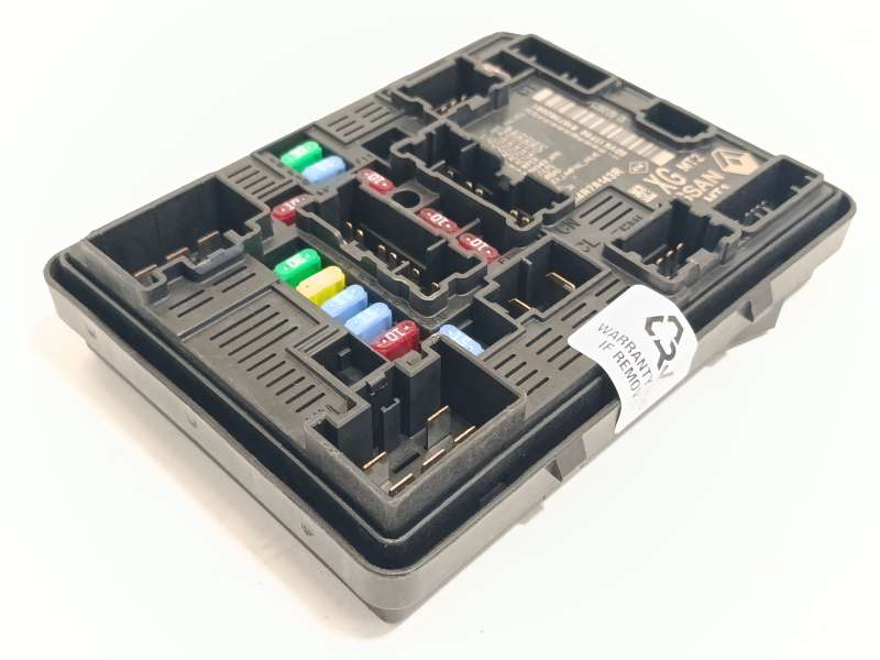 CAJA RELES / FUSIBLES 284B78143R 5DVK1TF00